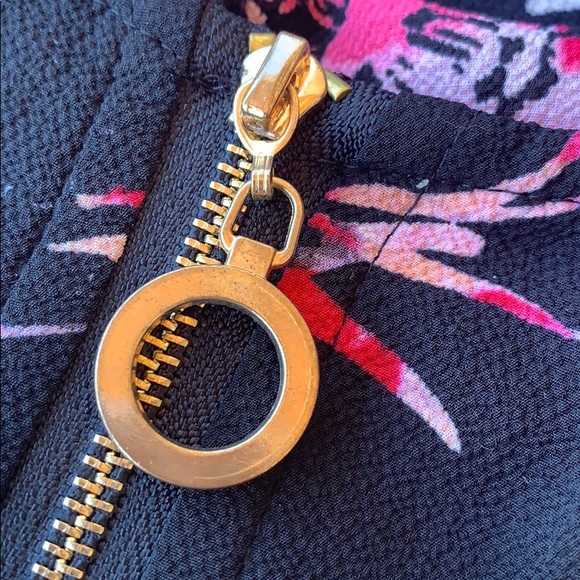 Croft & Barrow Black Floral Cuffed Sleeves Flowing Top NWOT - Picture 6 of 13